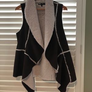 Faux fur vest in brown